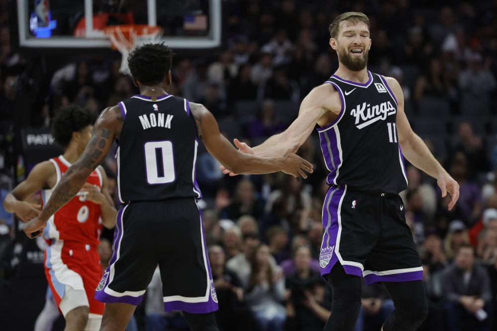 眼中依然闪 眼中依然闪